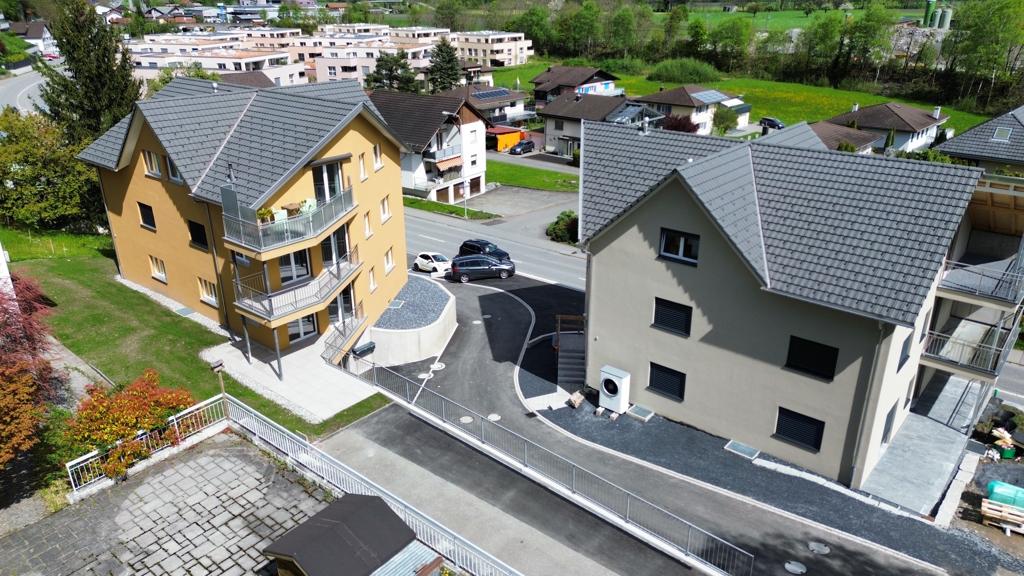 Zwei Mehrfamilienhäuser von oben